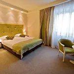 Prezydencki 3-star Hotel 3*