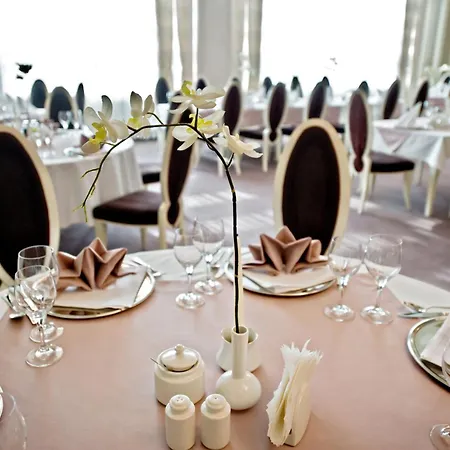 Prezydencki 3-star Hotel 3*
