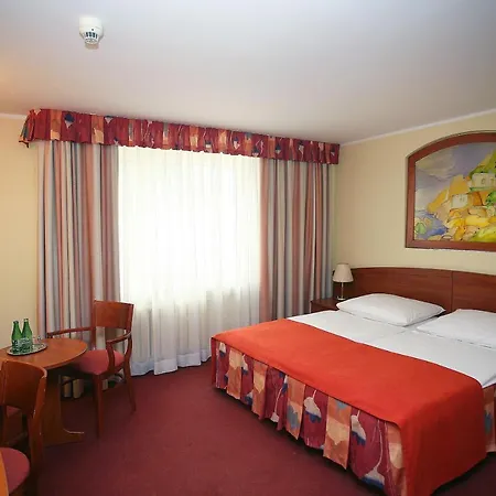 Prezydencki 3-star Hotel 3*